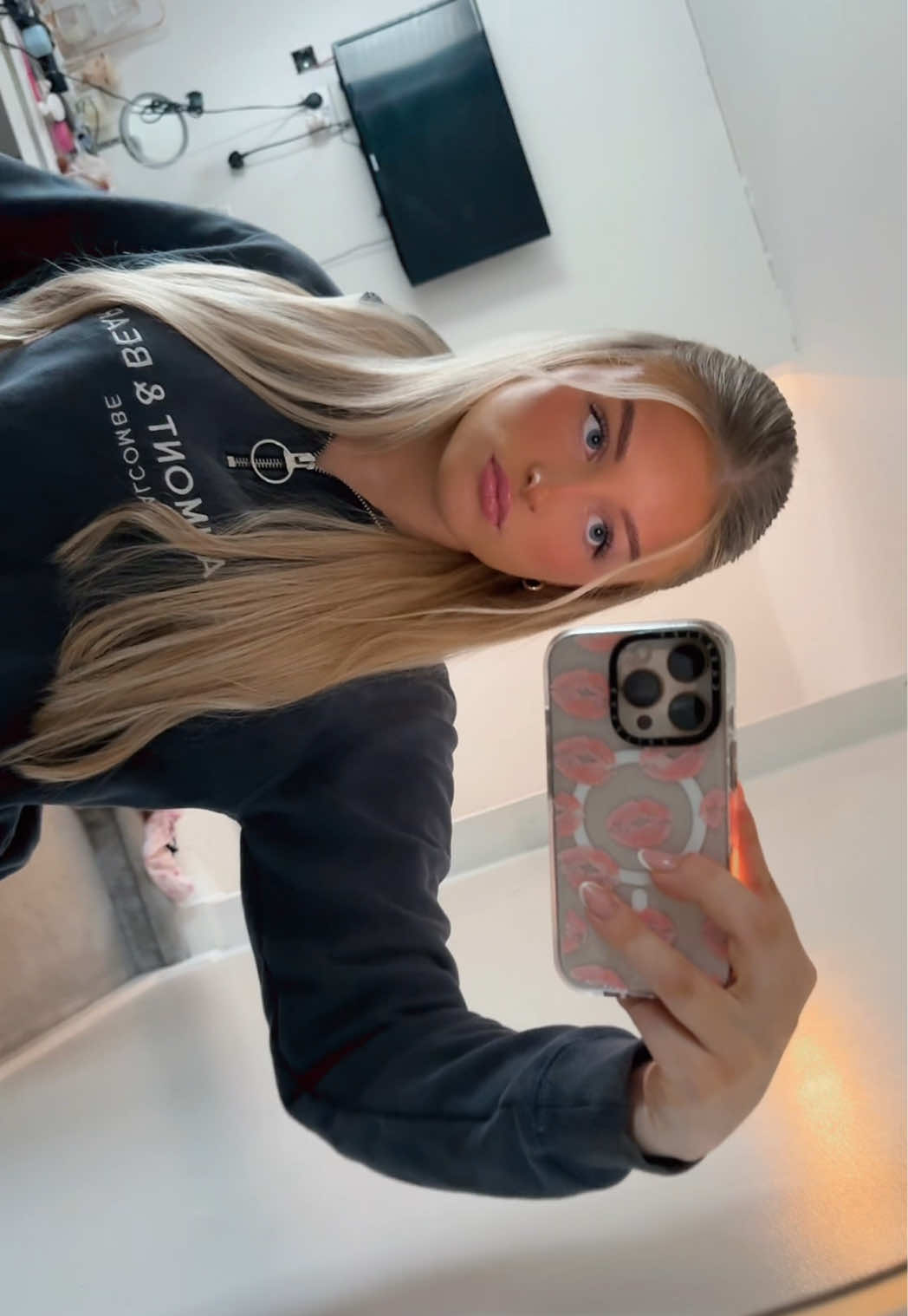 @𝒎𝒊𝒂 ꨄ︎