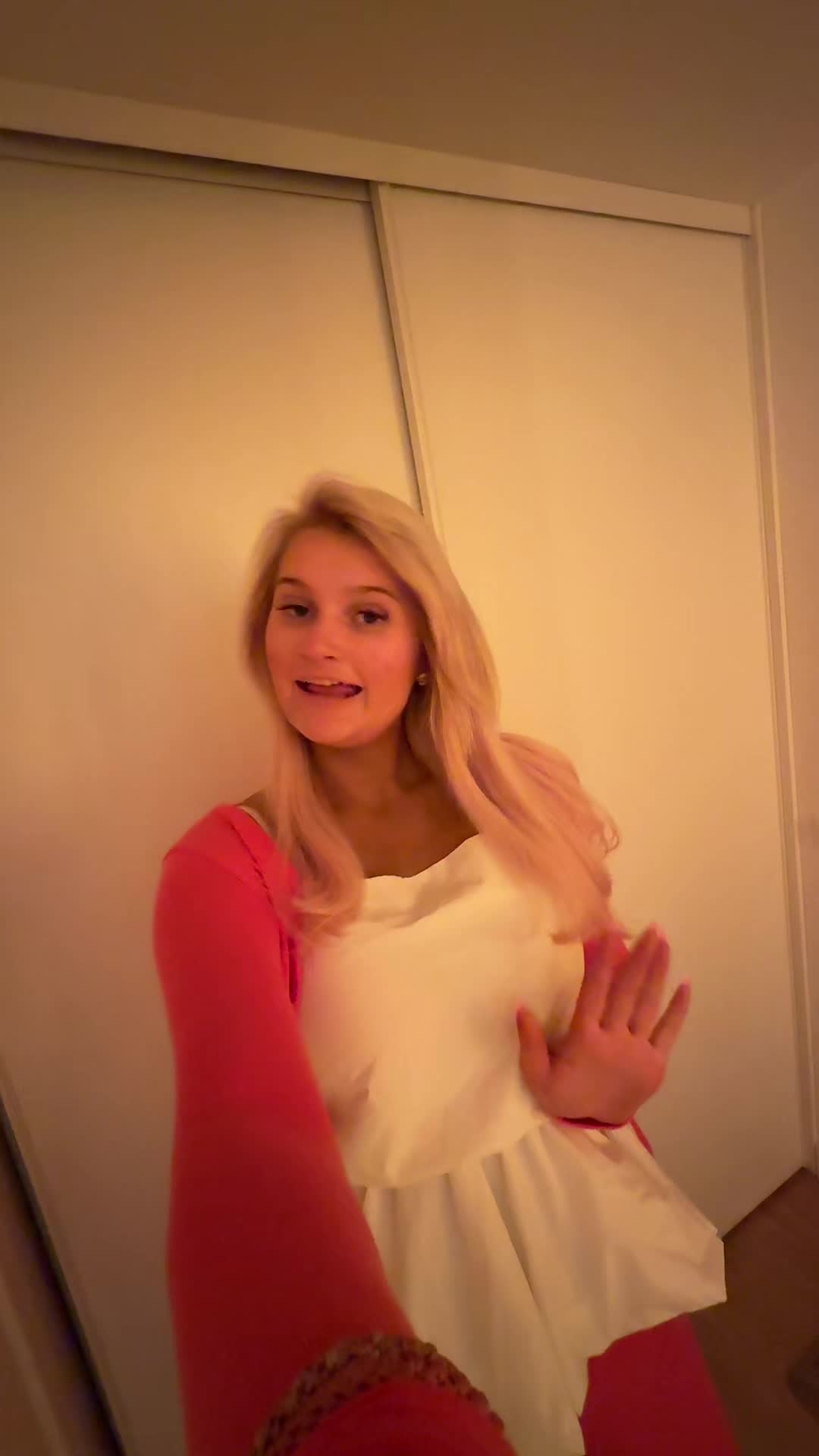 @celinespinkworld