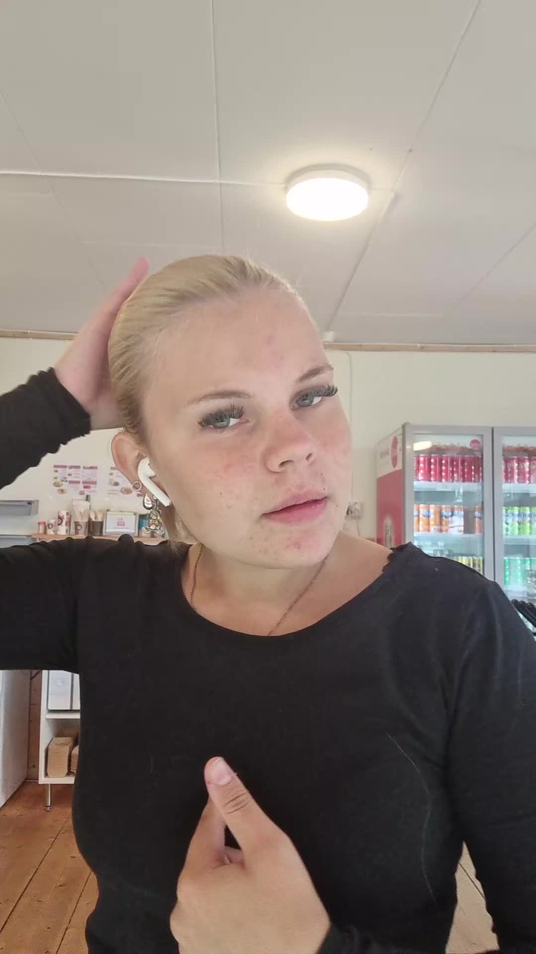 @Sug och svälg trevlig helg😘
