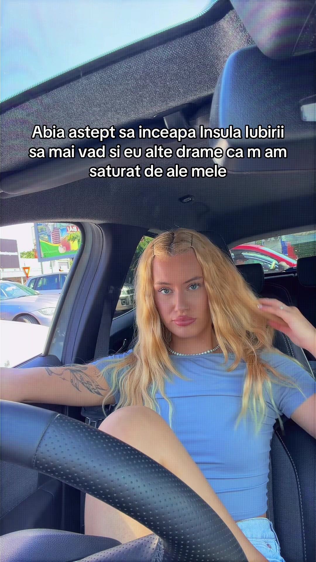 @AlexandraM12