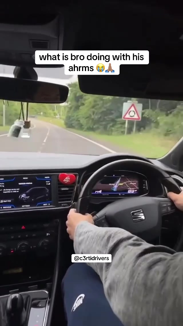 @c3rtiwhips ๐ฌ๐ง