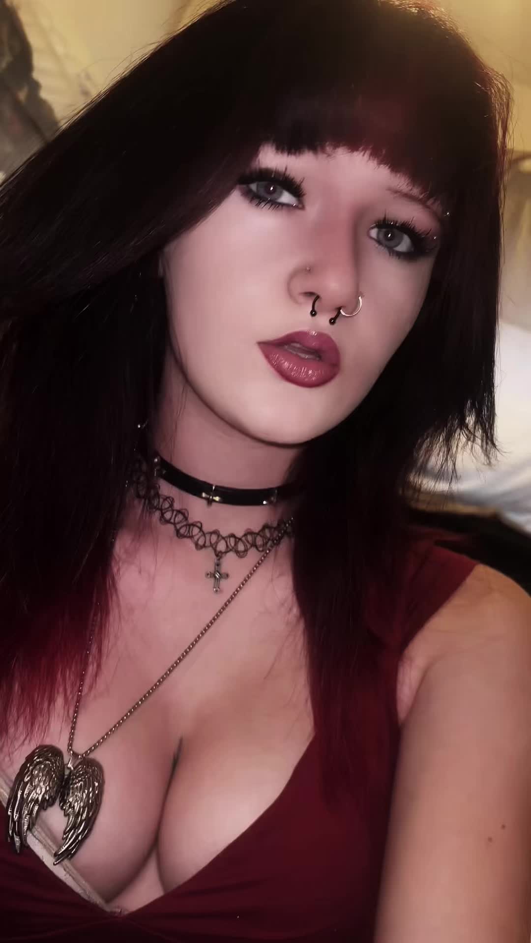 @izzy 🕷️