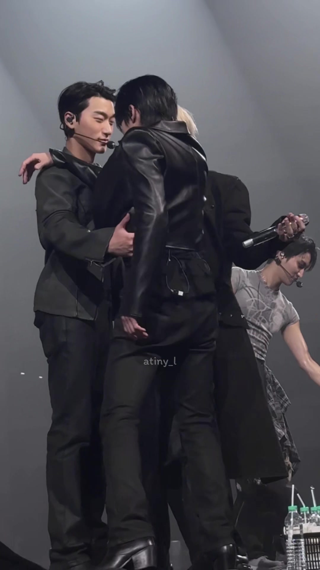 @atiny_l 🐳