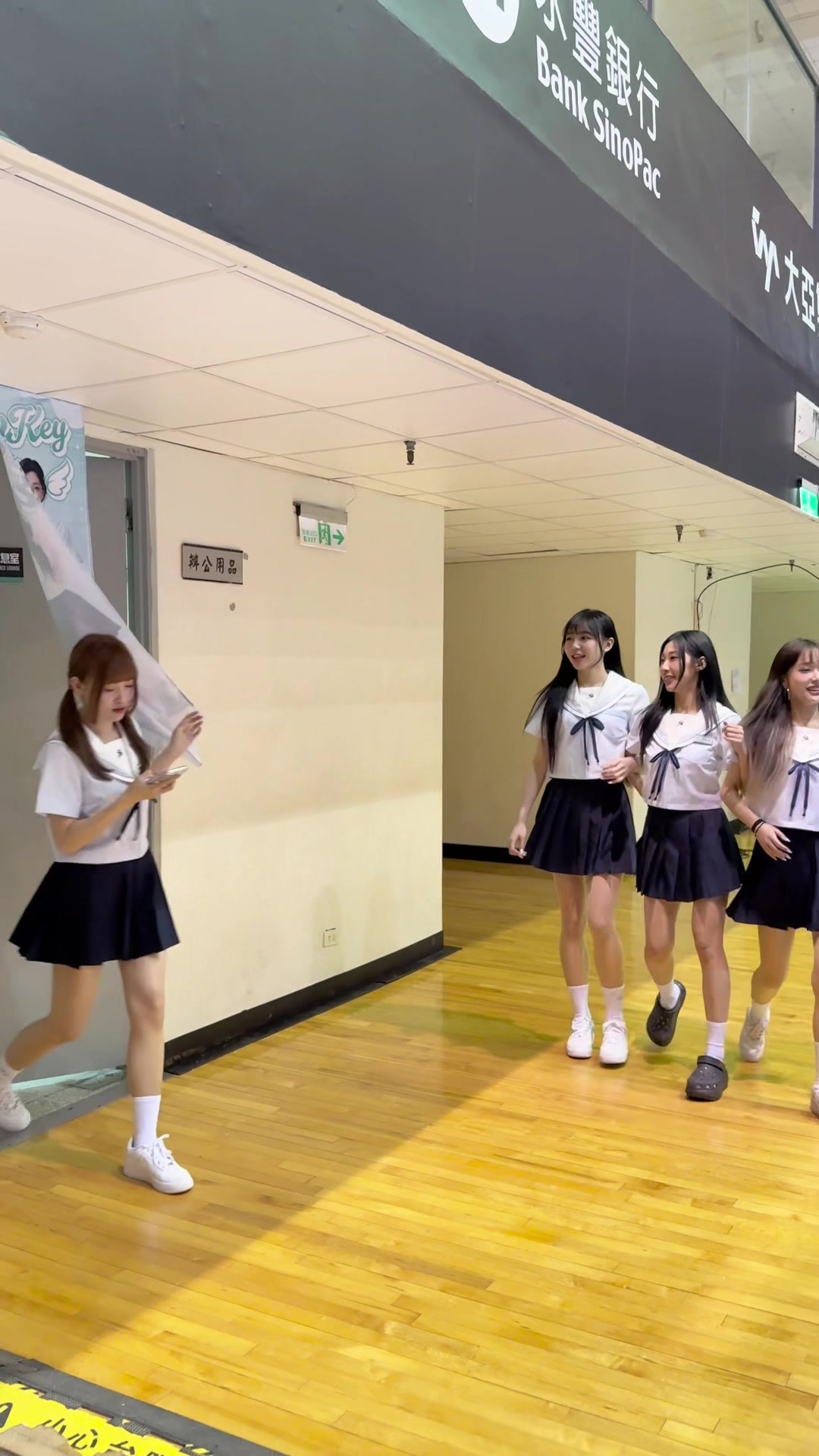 @芮妮