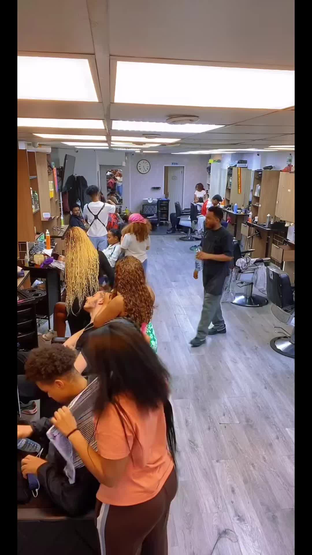 @3DAfro and Europe unisex salon