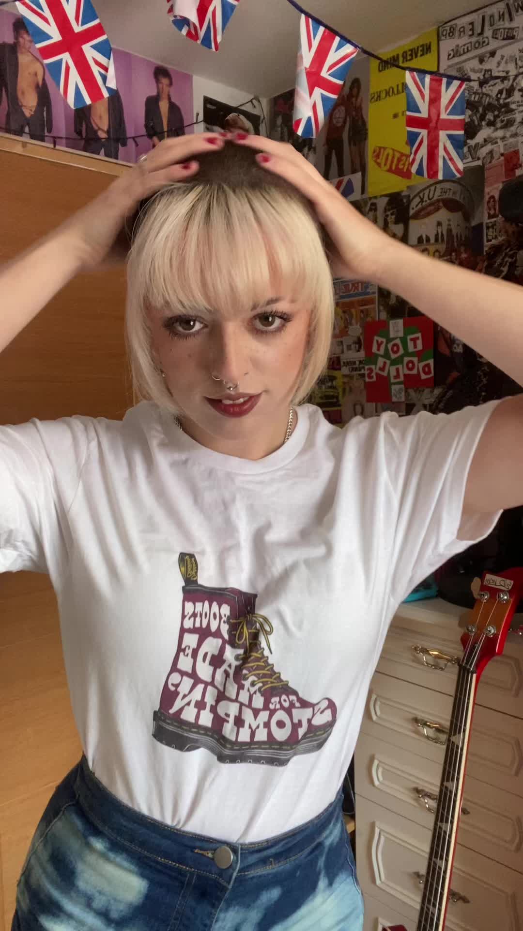 @Dolly🕸️