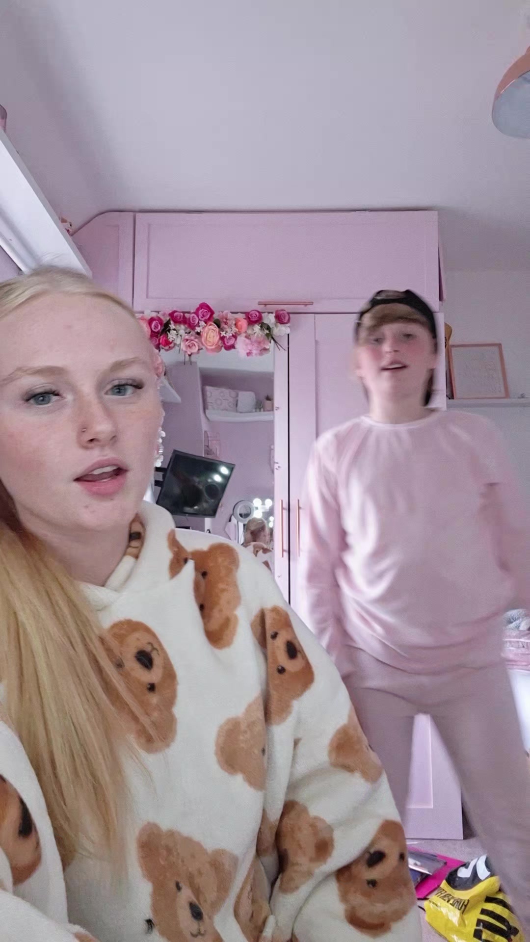 @AnnieLee