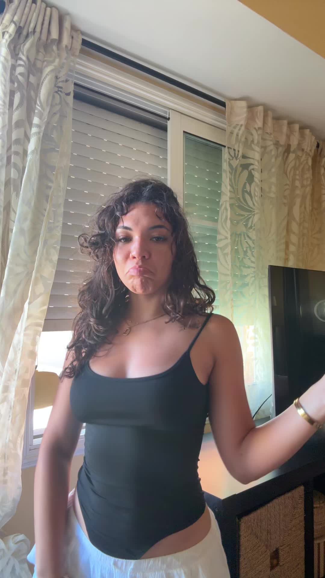 @…
