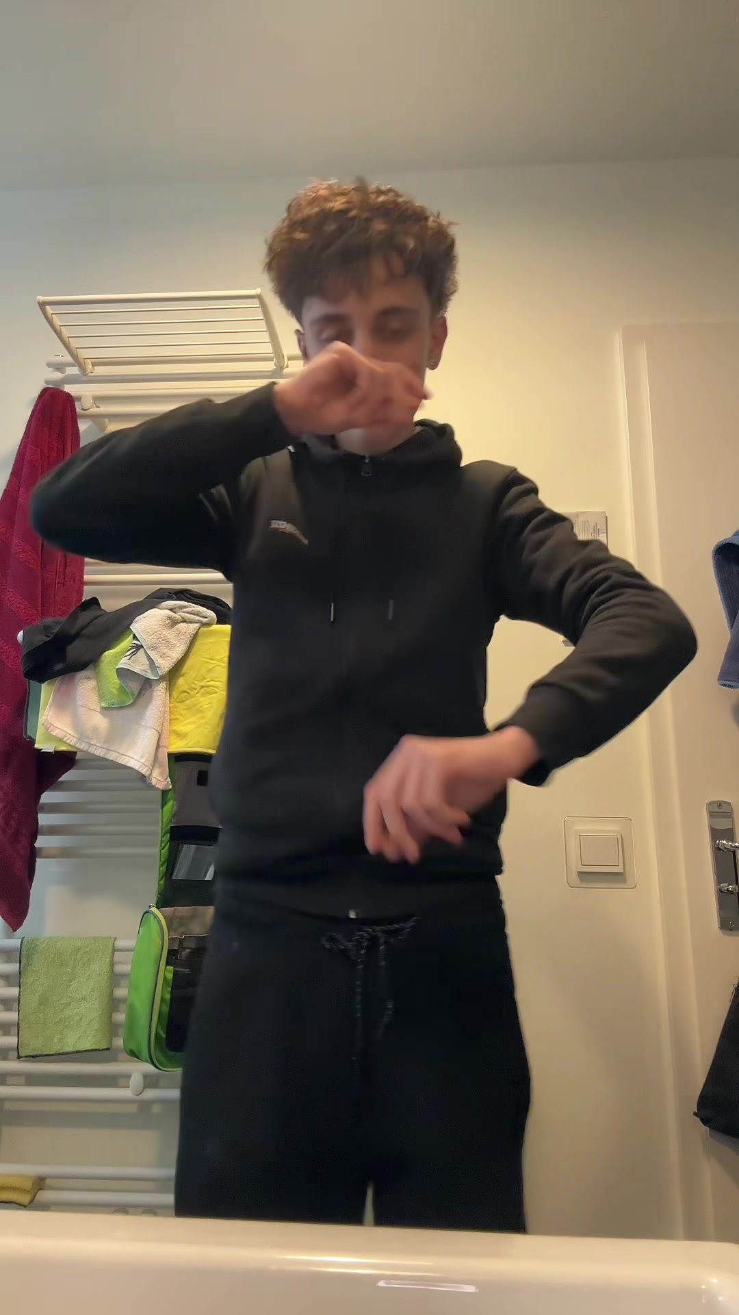 @🫰