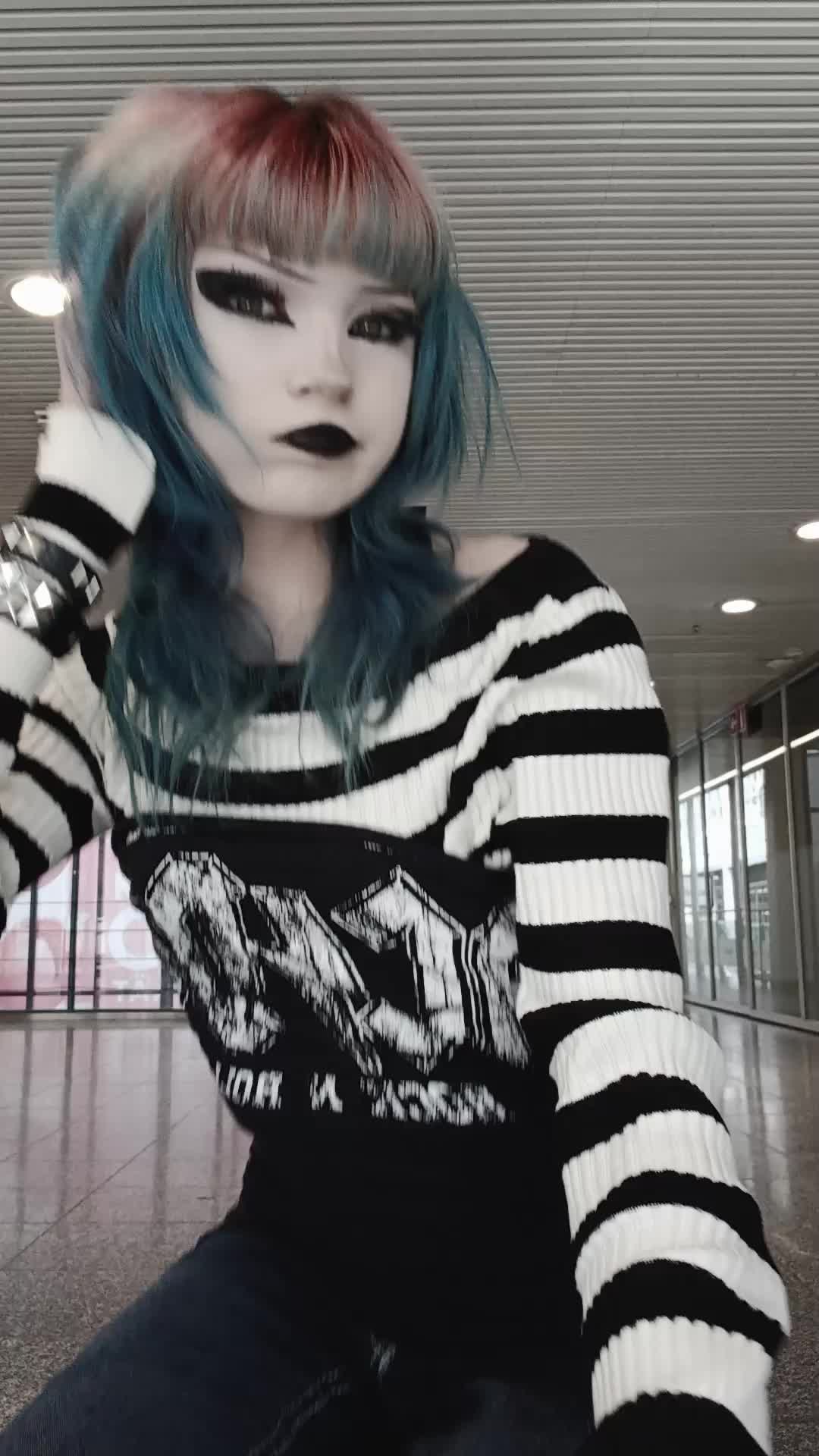 @🦇eronica