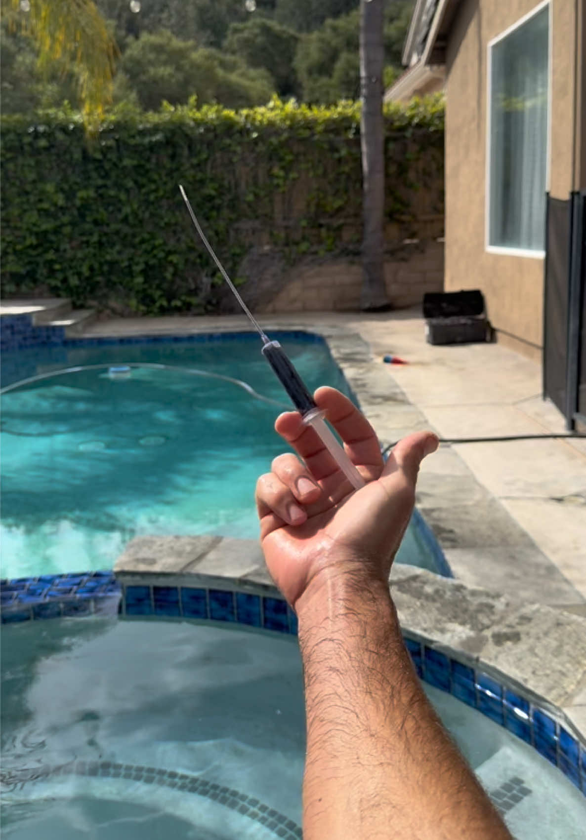 @thepoolleakguy