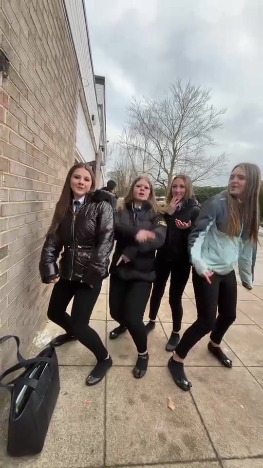 @Lolaa.honey.lacey.darcy.mia