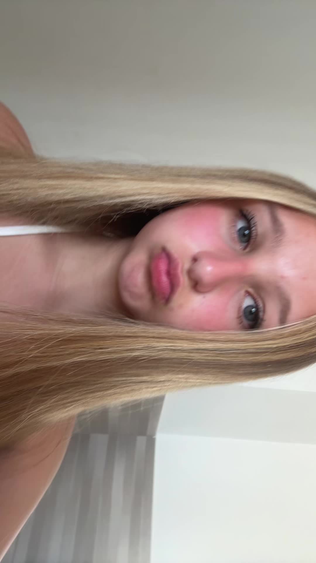 @￴