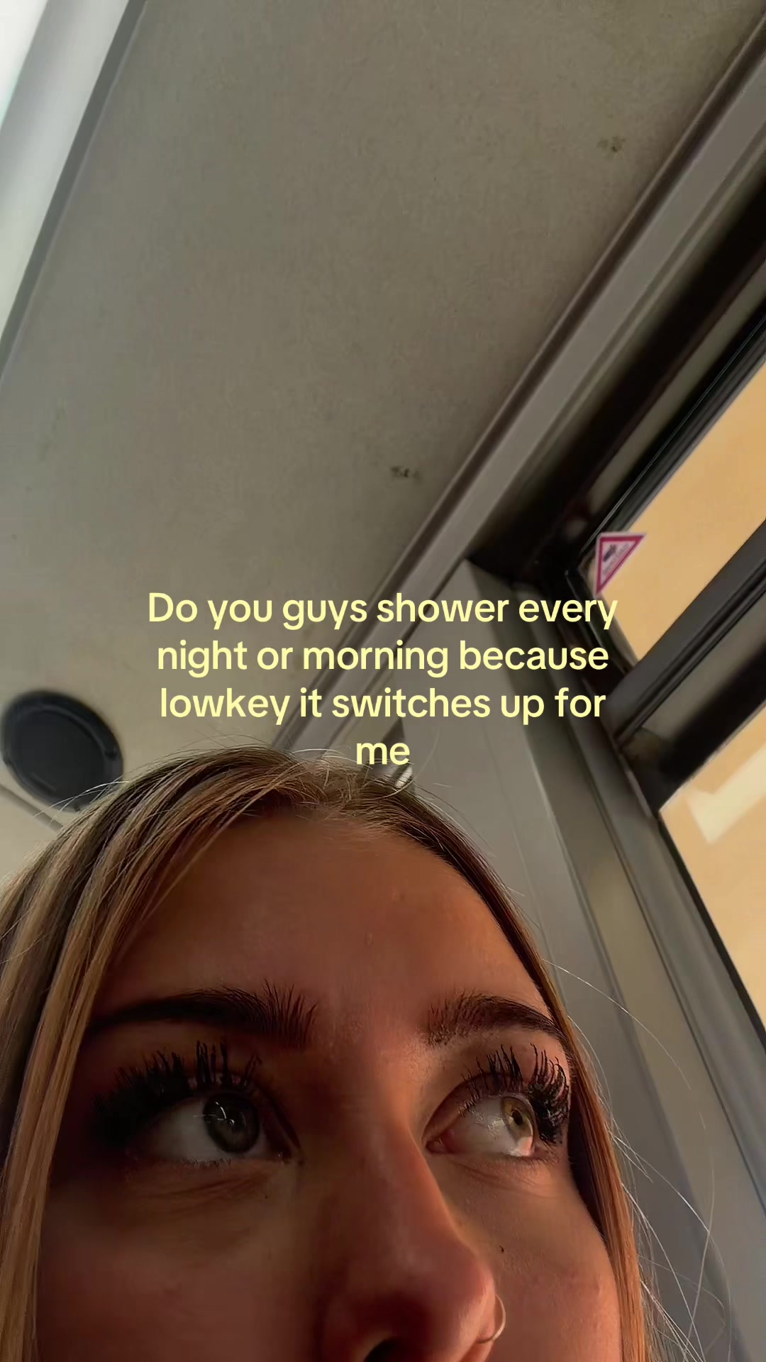 @⃟