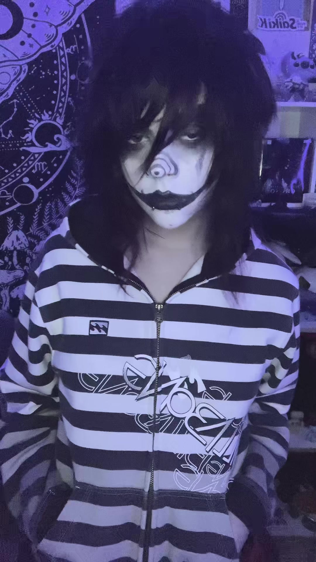 @Lilaloopsy