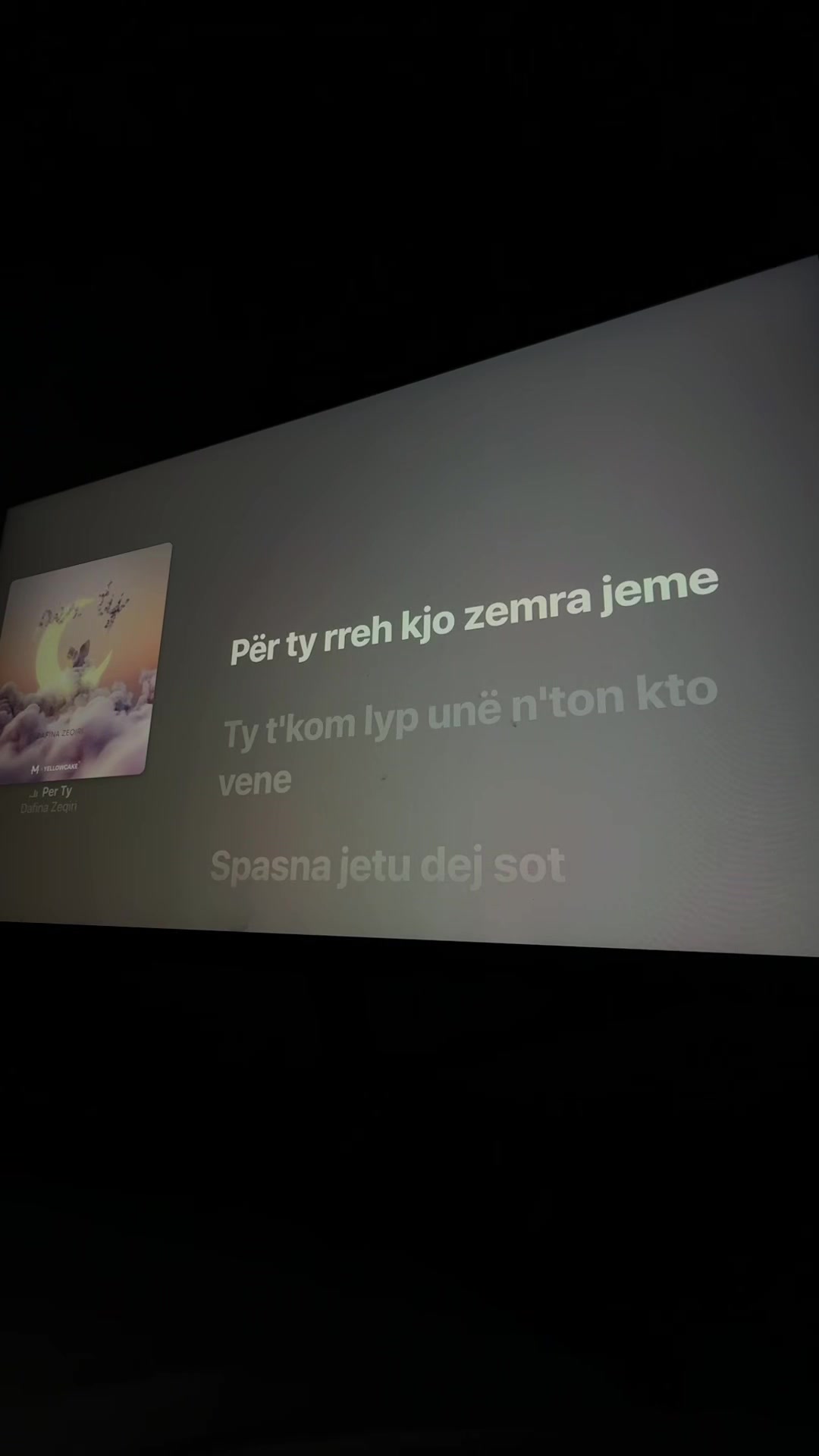@🎧