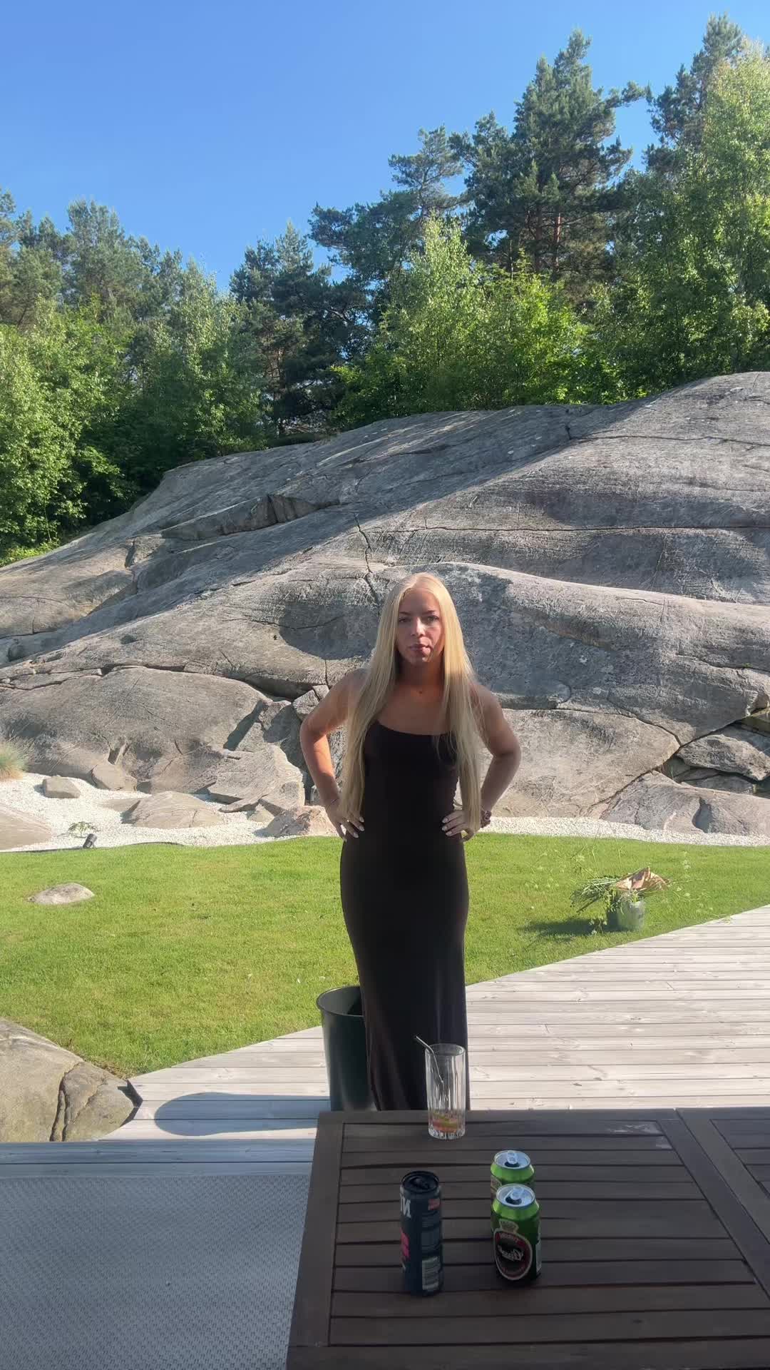 @Nellieee