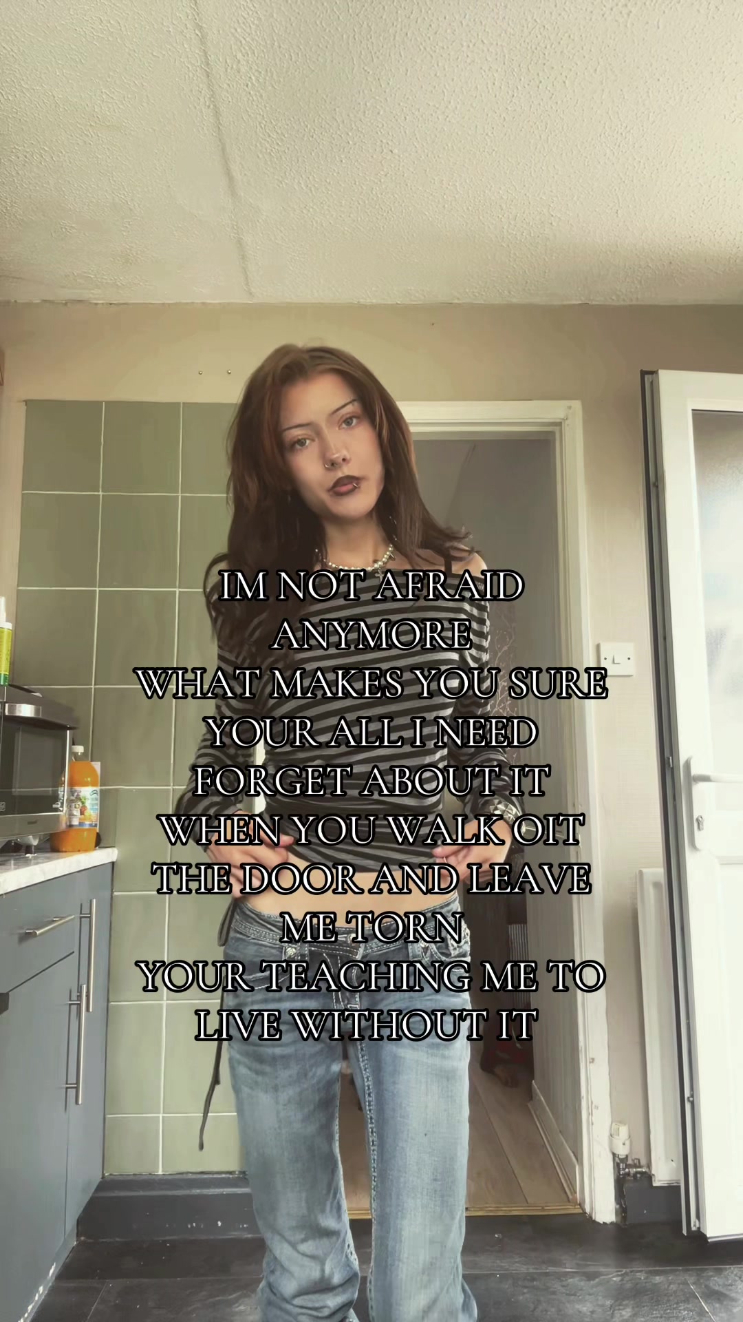 @LJ 🖤🧟&zwj;♀️🥀