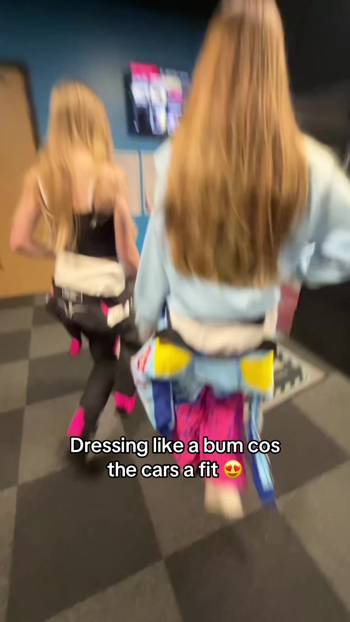 @🏎️