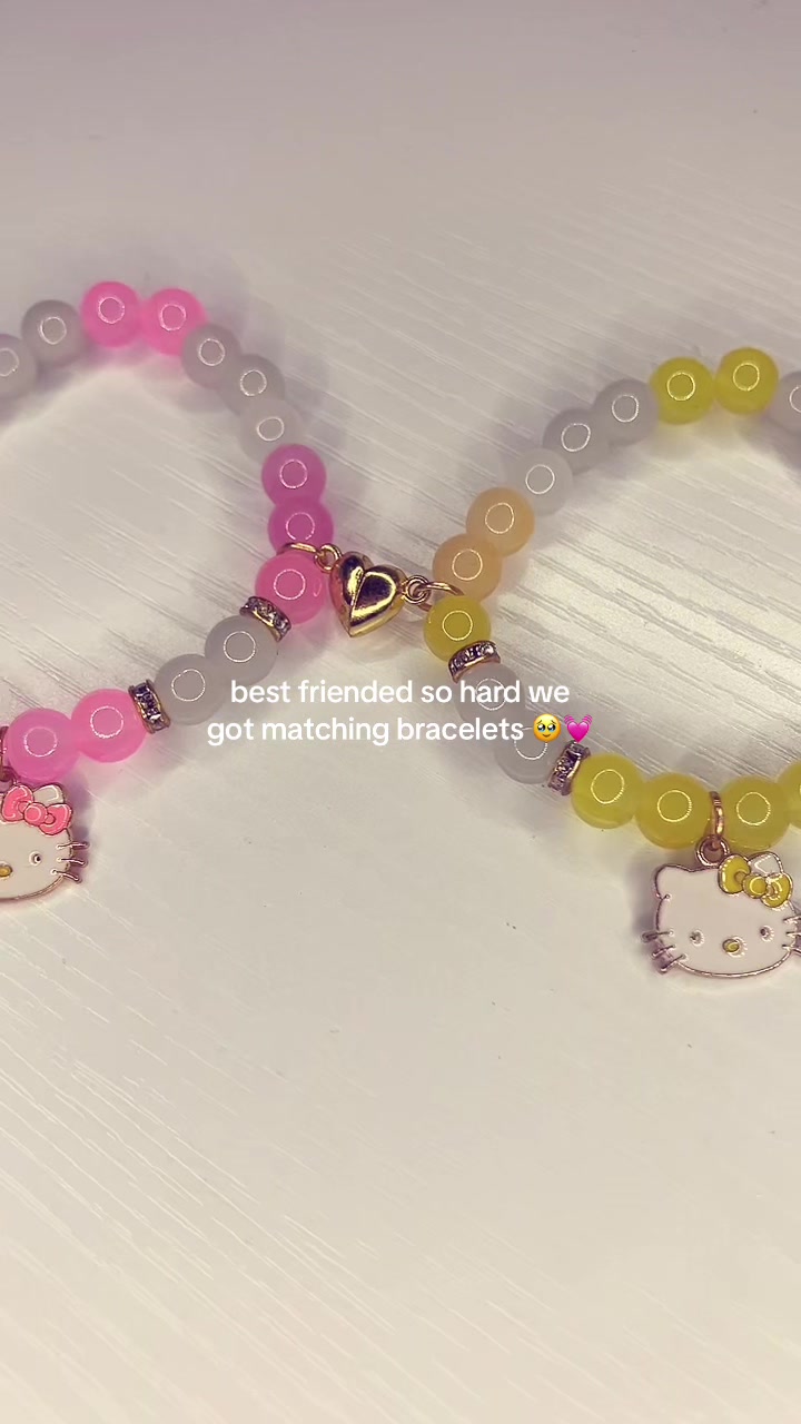 @beadedbyleyy ✨🩷