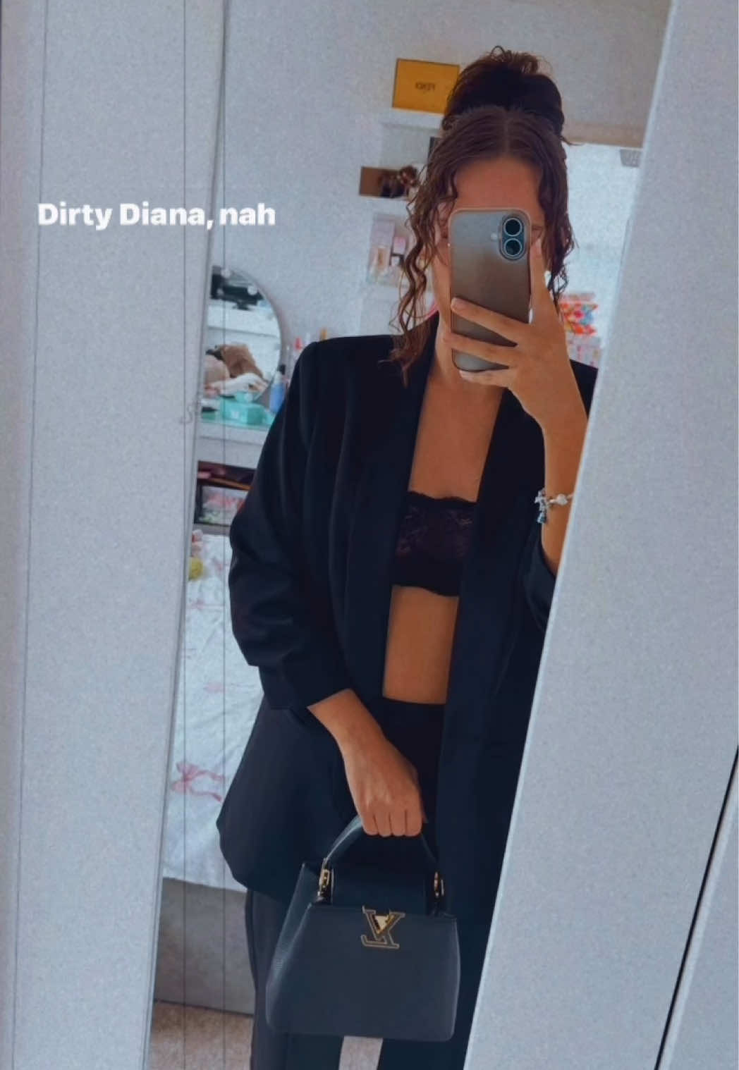@_katiexlee_