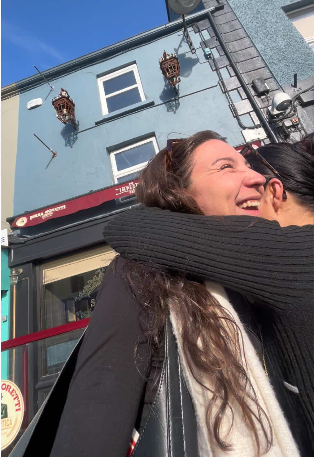 @lauraalosmusic