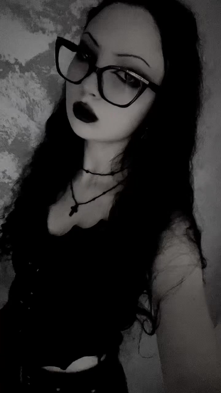 @𝖁𝖎𝖛𝖎𝖊𝖓