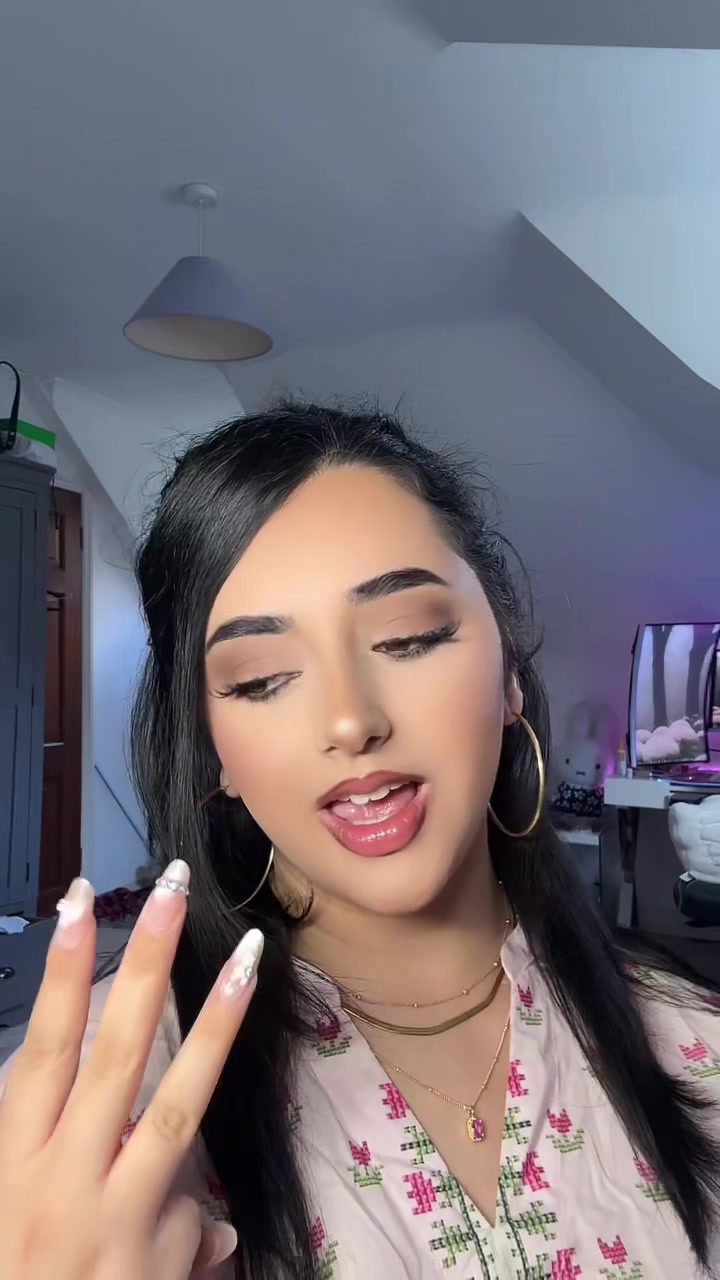 @𝓗𝓪𝓷𝔃𝓲𝓮 🏹