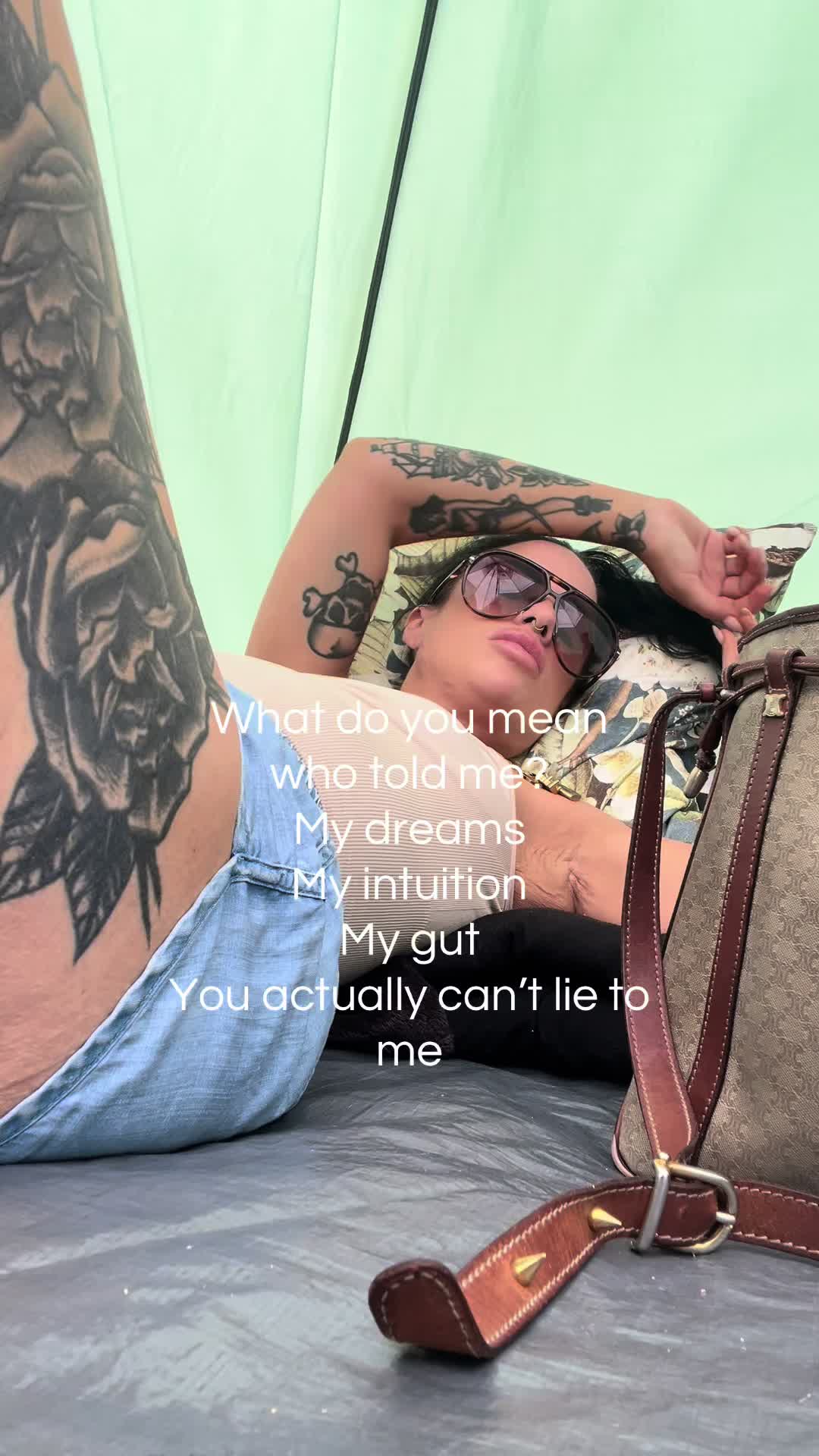 @JustSarahLou