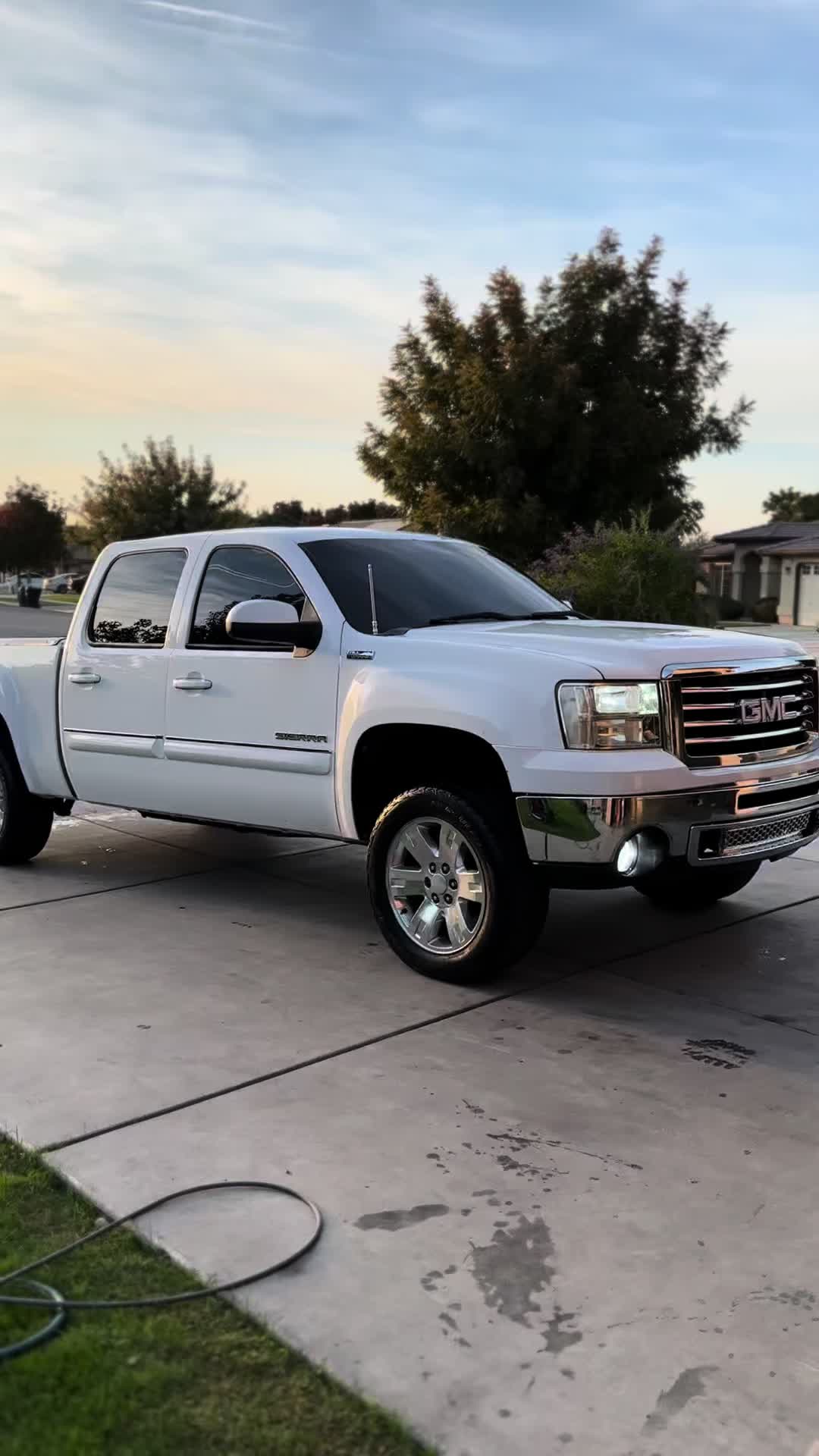@1low_diego