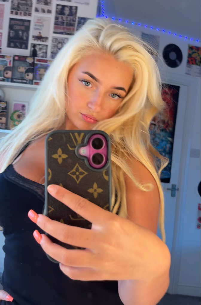 @🍒𝐋𝐞𝐱𝐢.𝐋𝐞𝐚𝐡xo