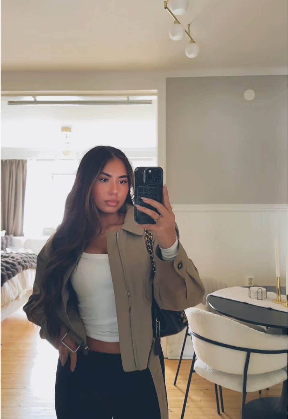 @𝑬𝑬
