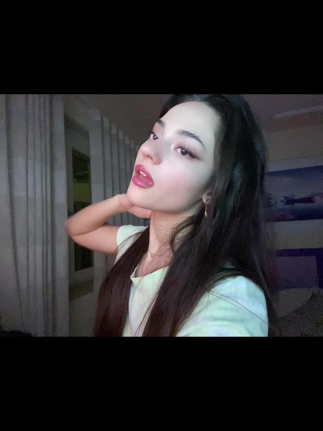 @bella