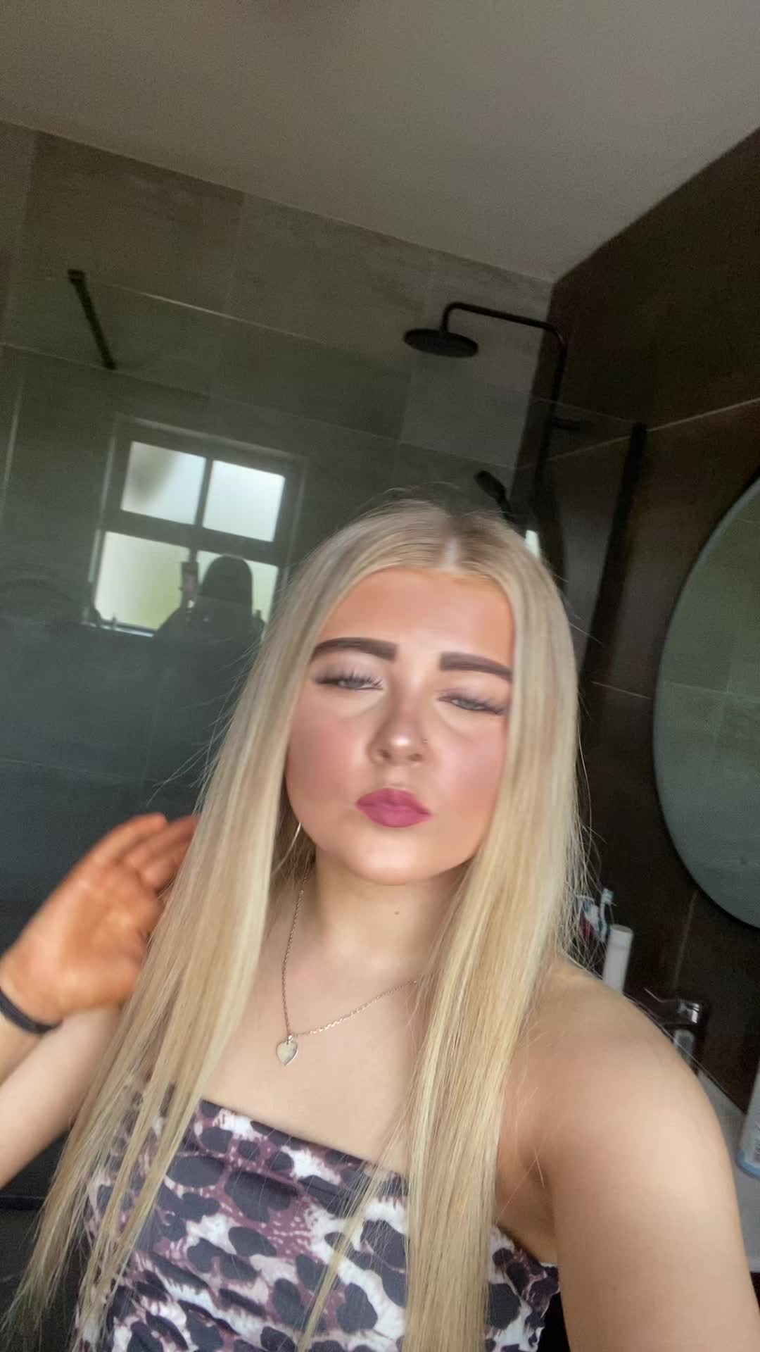 @𝑳❤️