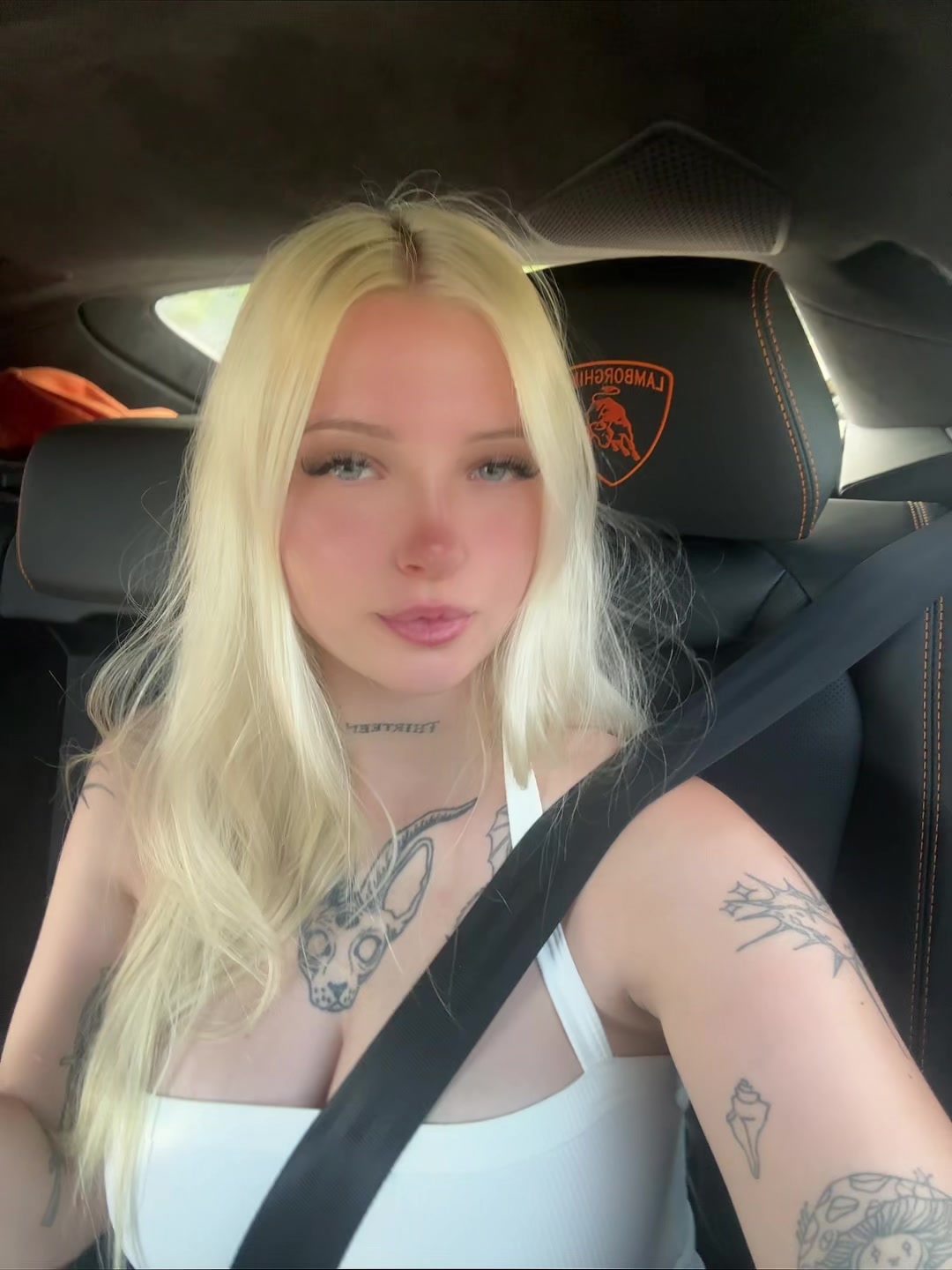 @Vikkzy