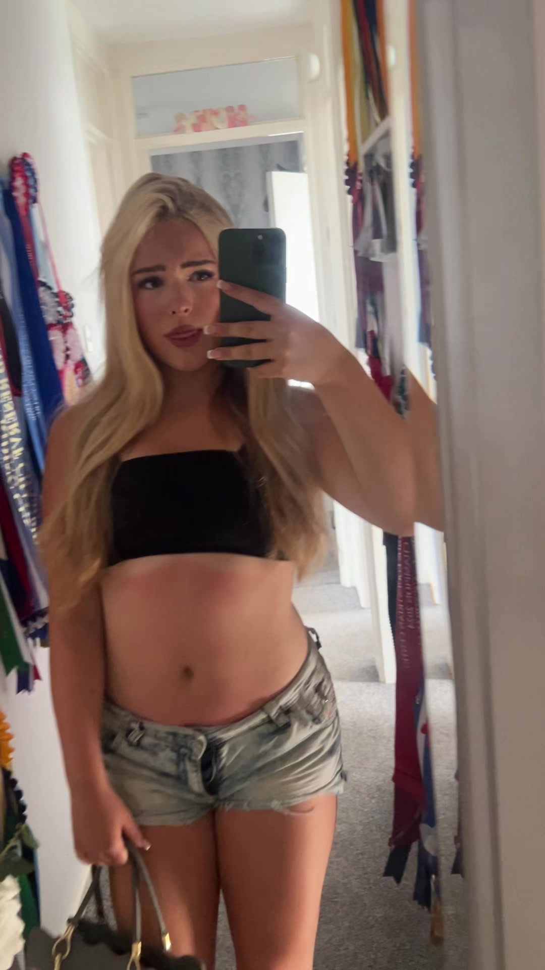 @Hollyrose1