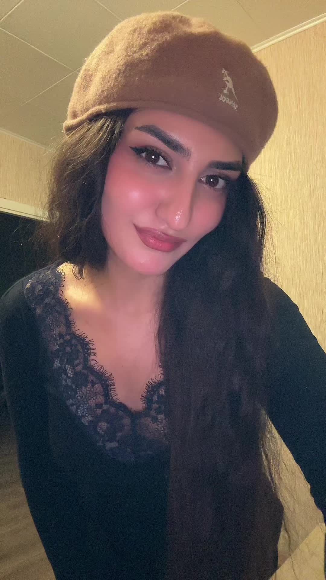 @foxaniel
