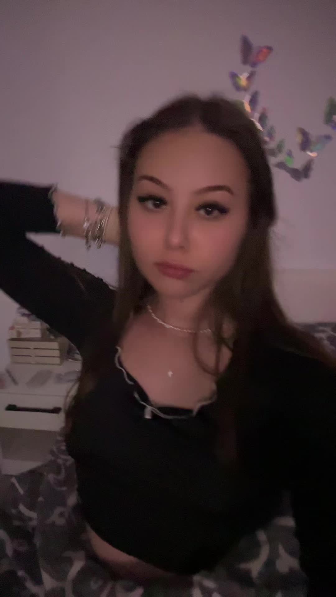 @👸🏼