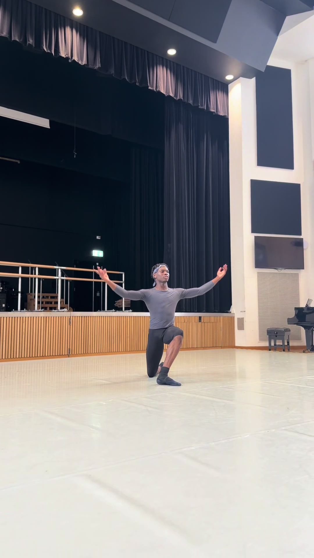 @The_ballet_Phoenix