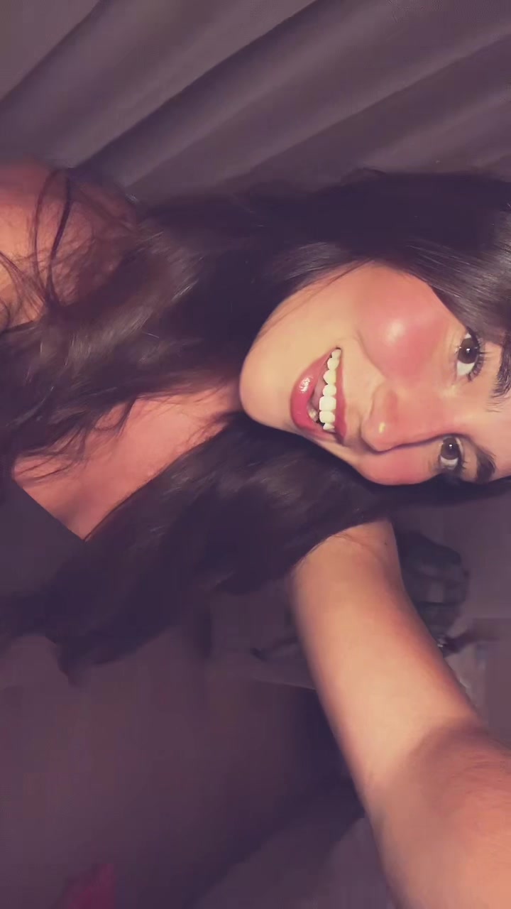 @𝓢𝓪𝓻𝓪𝓭𝓸𝓷𝓲𝔃🌸