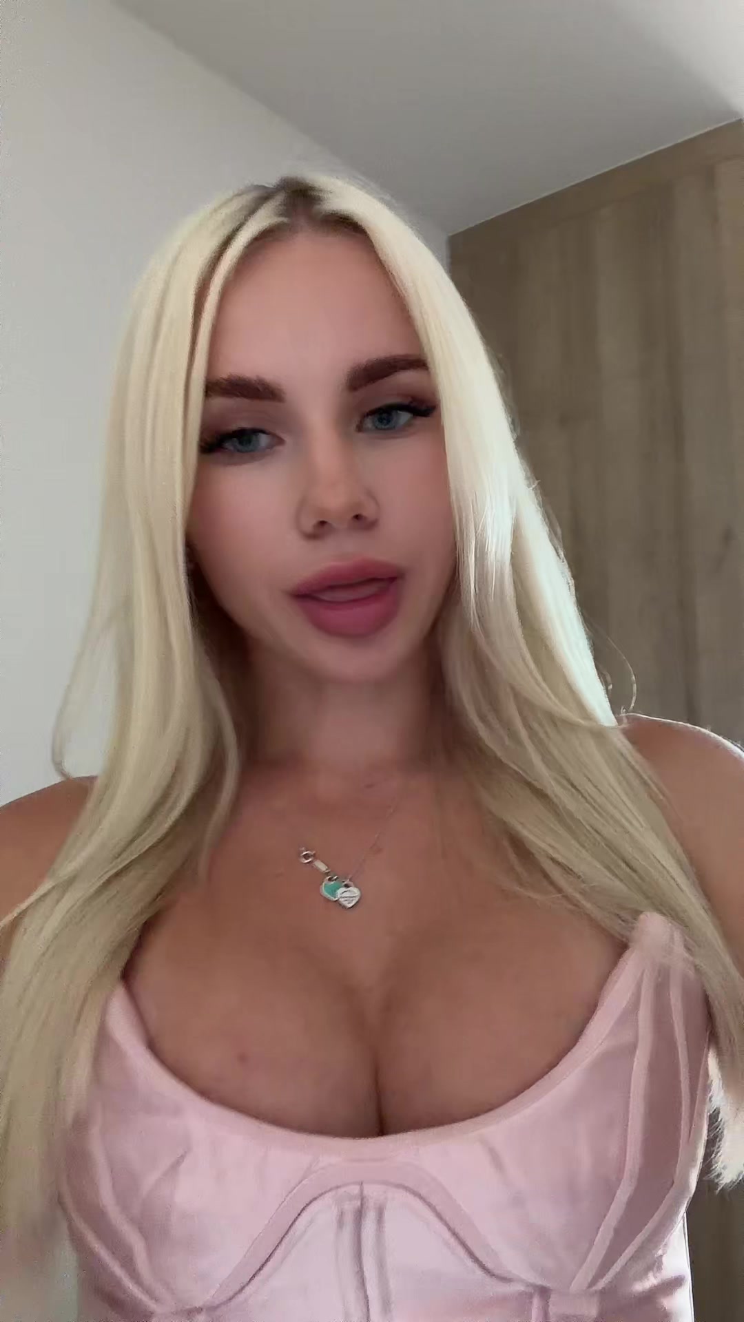 @Slavicblondexoxo