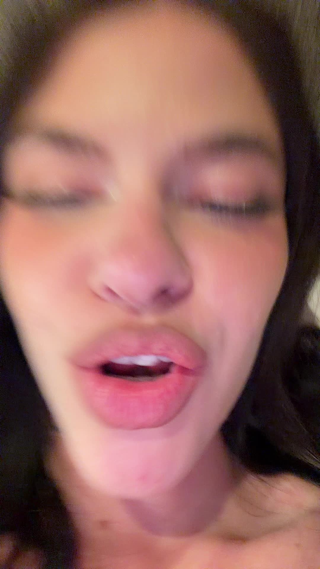 @rossavaxx
