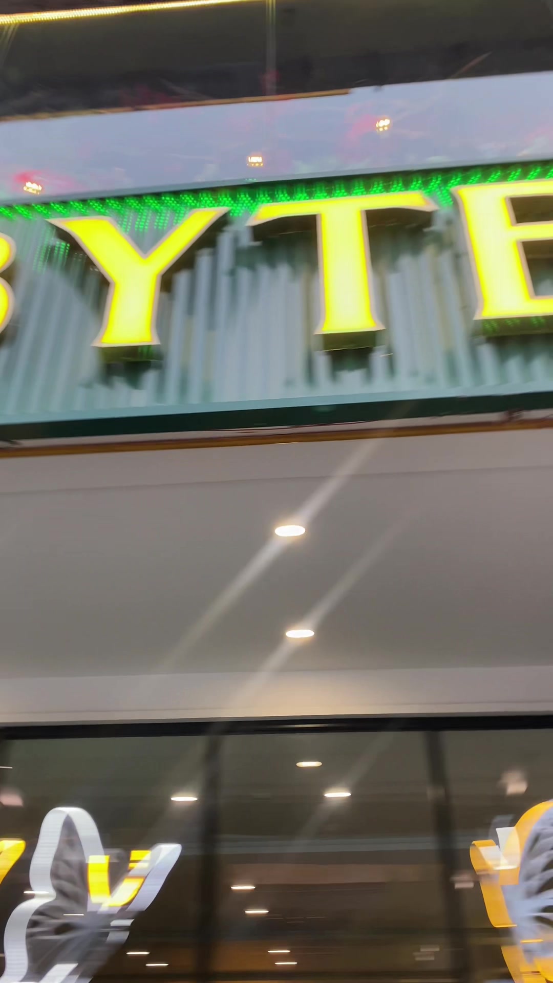 @Maryam khan🥂