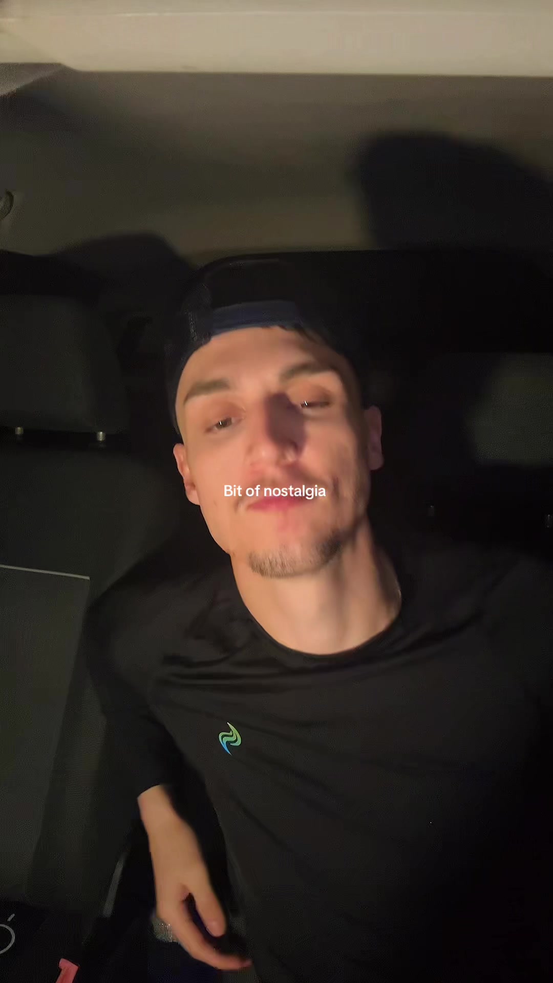 @K T