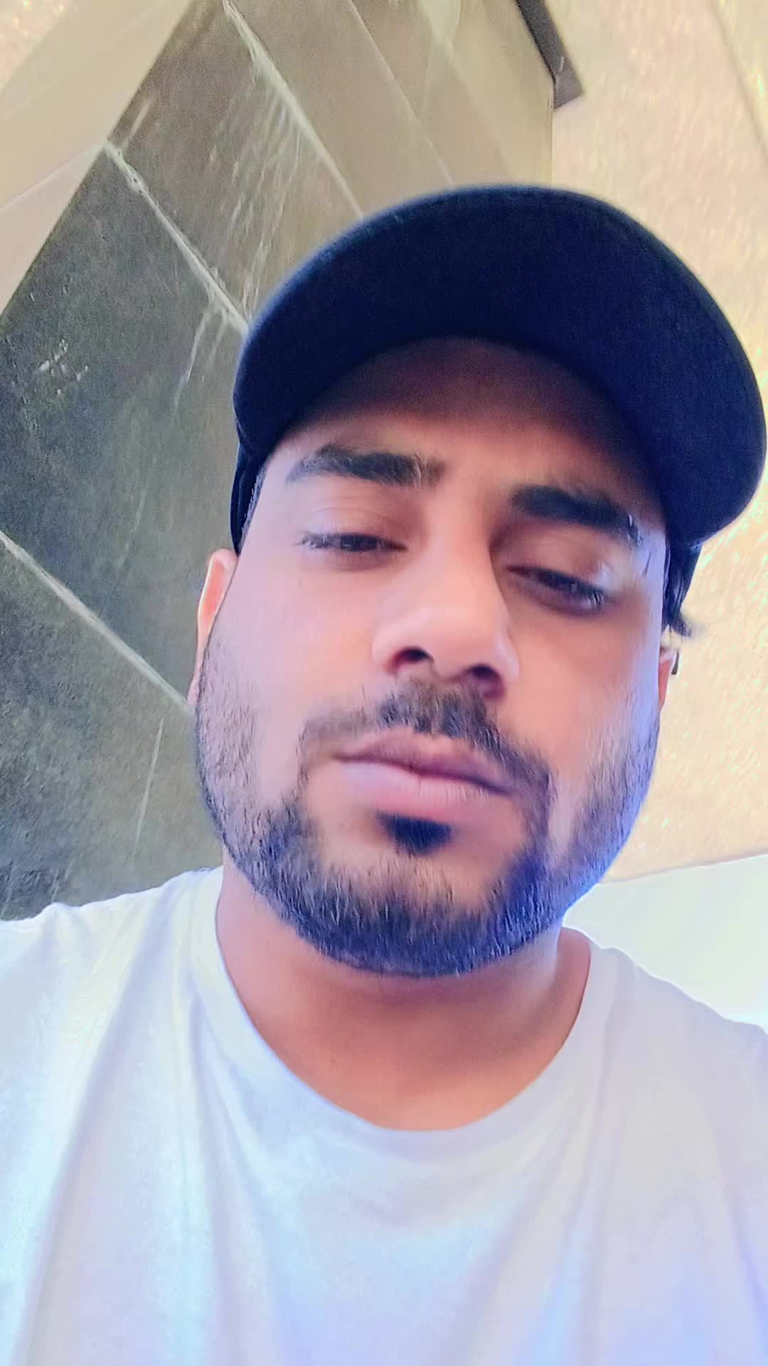 @نومی بٹ
