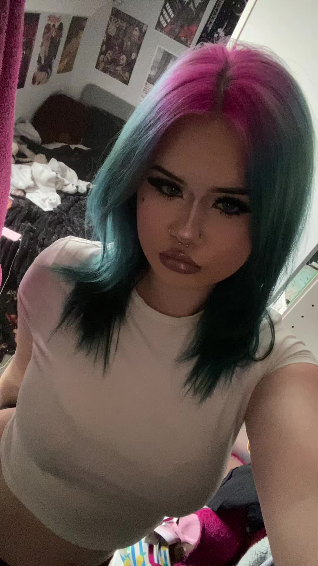 @𝐄 𖣂.