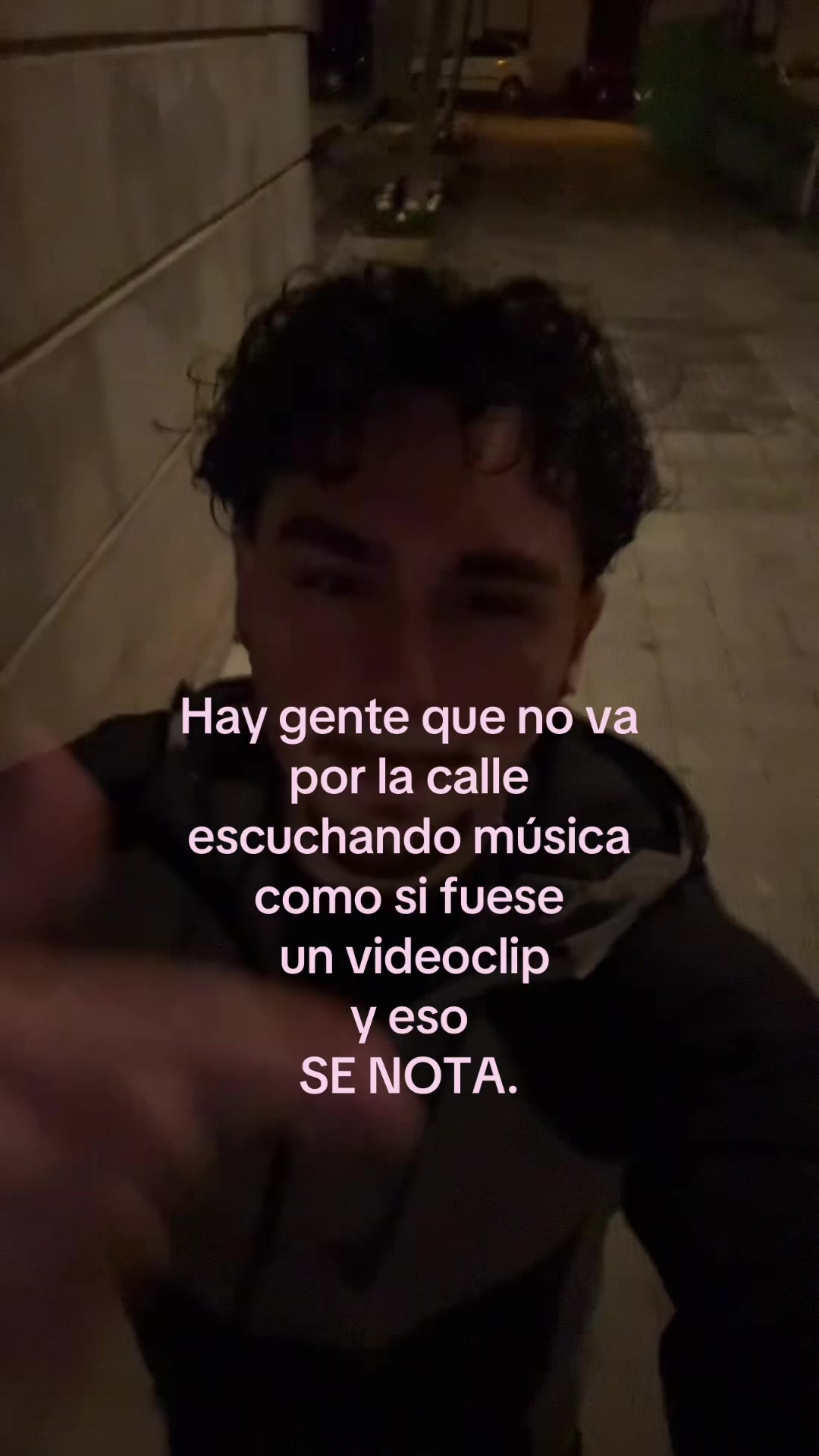 @carlosbelloo__
