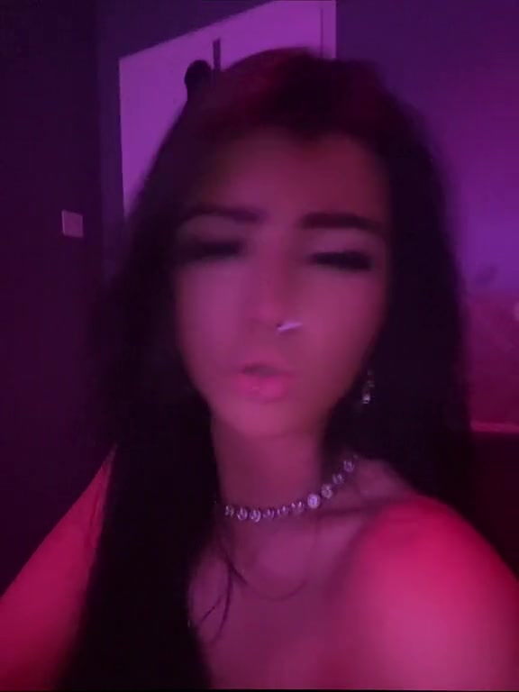 @👸🏻💋