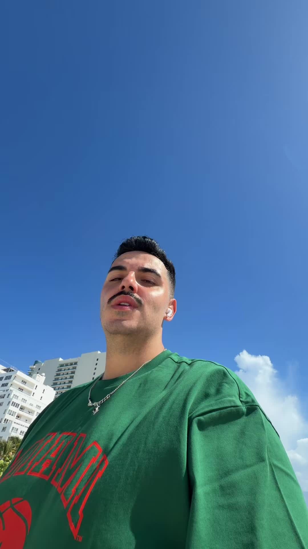 @Alex Sanchez 🌏✈️