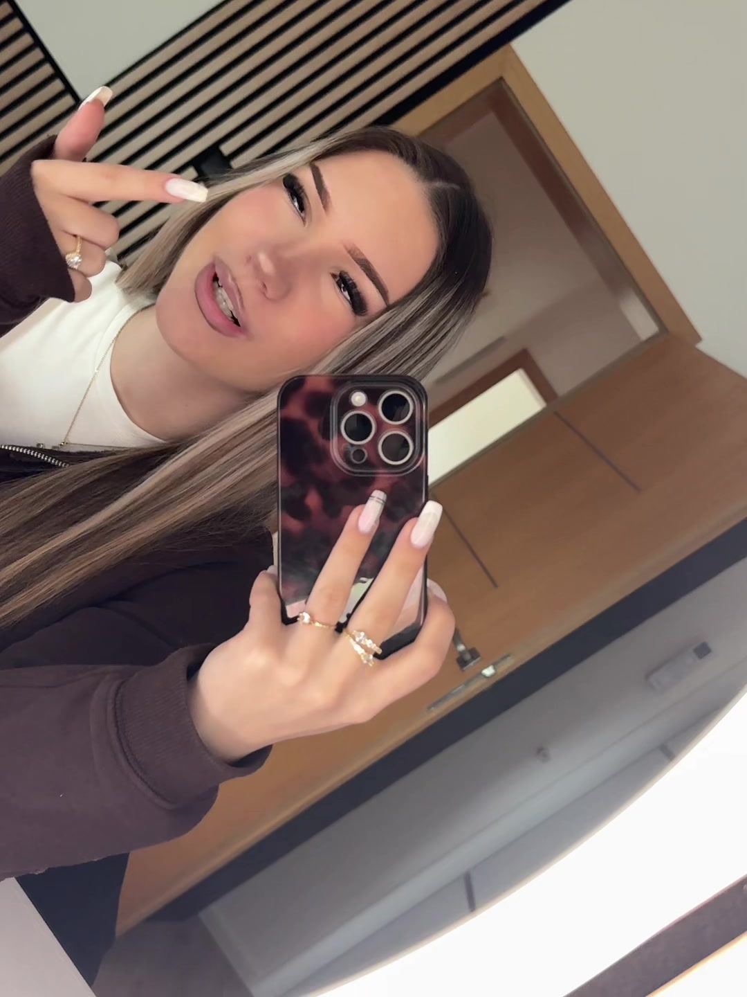 @nikolka